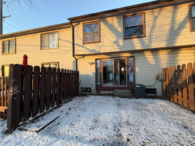 16908 Kingsbrook Drive, Clinton Township, MI 48038