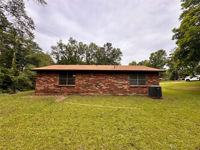 303 Crow, Linden, TX 75563