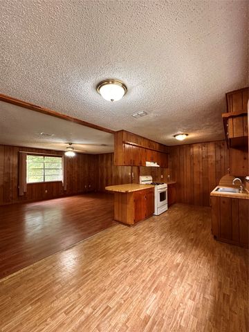 303 Crow, Linden, TX 75563
