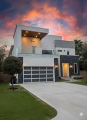 2214 Hewitt Drive, Houston, TX 77018