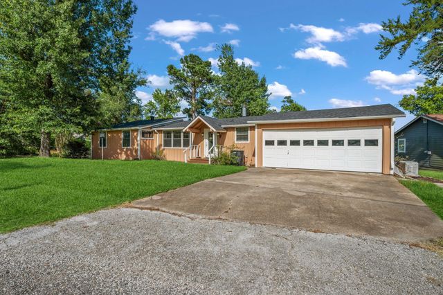 119 Elm Drive, Onalaska, TX 77360