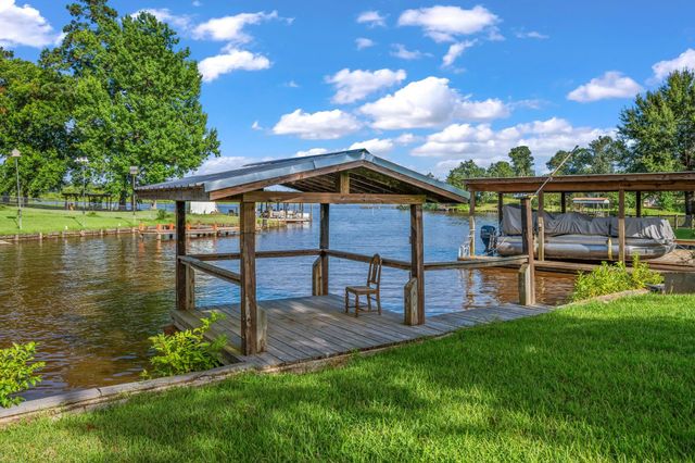 119 Elm Drive, Onalaska, TX 77360