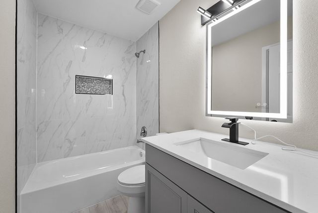 2723 Colonial Drive, Carrollton, TX 75007