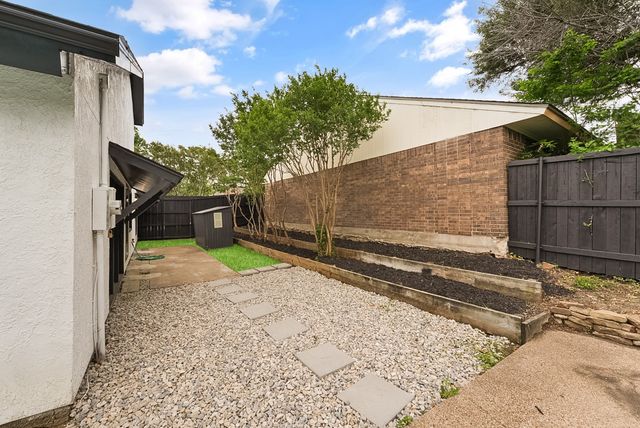 2723 Colonial Drive, Carrollton, TX 75007