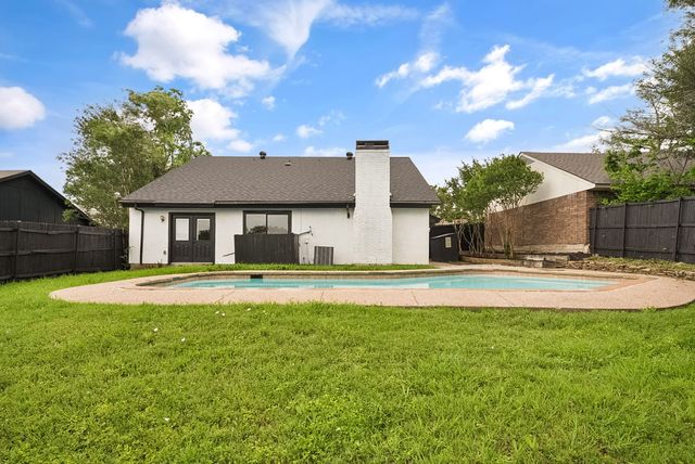 2723 Colonial Drive, Carrollton, TX 75007