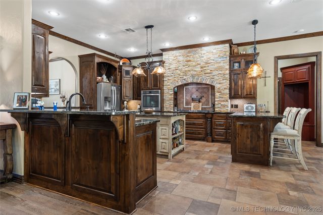 579 Chateau Bend, Ardmore, OK 73401