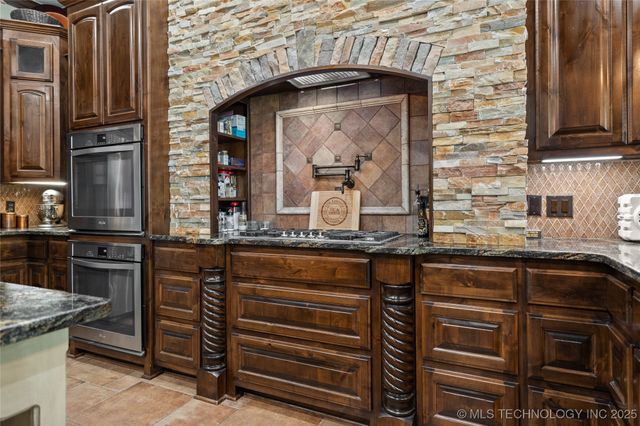 579 Chateau Bend, Ardmore, OK 73401