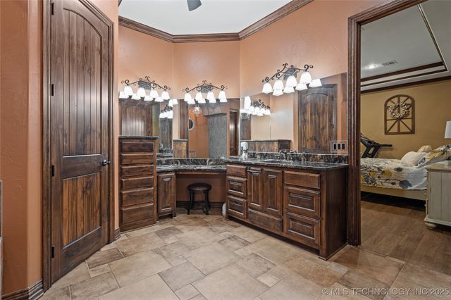 579 Chateau Bend, Ardmore, OK 73401