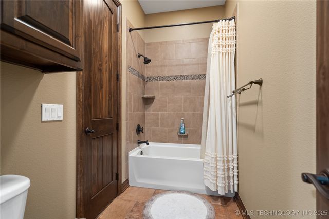 579 Chateau Bend, Ardmore, OK 73401