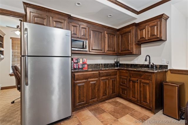 579 Chateau Bend, Ardmore, OK 73401