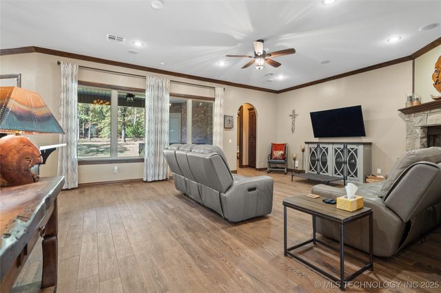 579 Chateau Bend, Ardmore, OK 73401