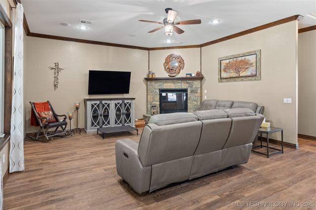 579 Chateau Bend, Ardmore, OK 73401