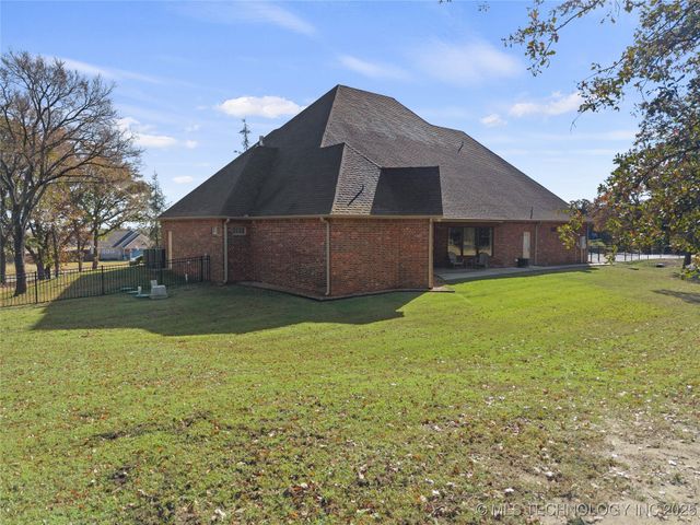 579 Chateau Bend, Ardmore, OK 73401