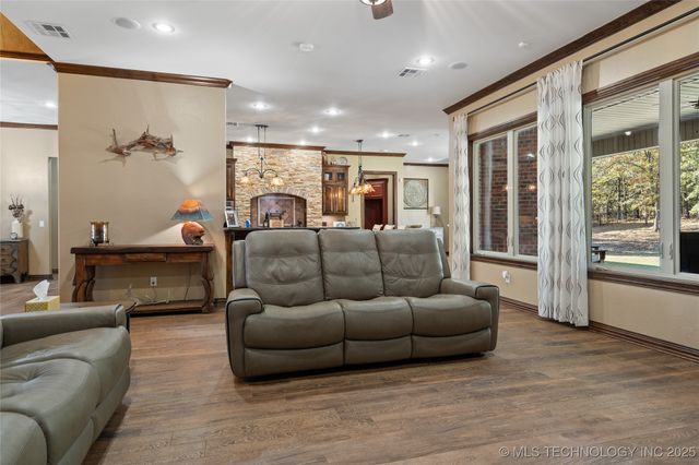 579 Chateau Bend, Ardmore, OK 73401