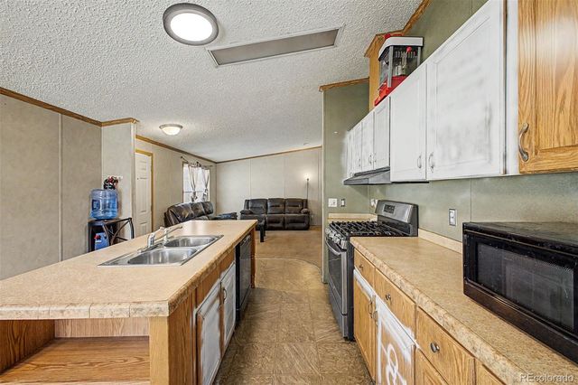 4211 E 100th Avenue, Thornton, CO 80229