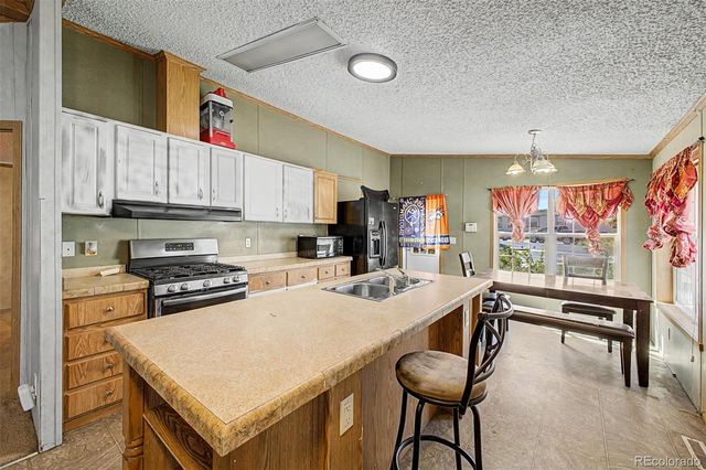 4211 E 100th Avenue, Thornton, CO 80229