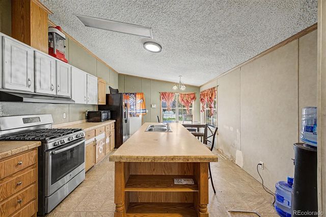 4211 E 100th Avenue, Thornton, CO 80229