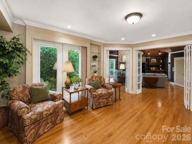 4821 Elmhurst Drive NE, Hickory, NC 28601