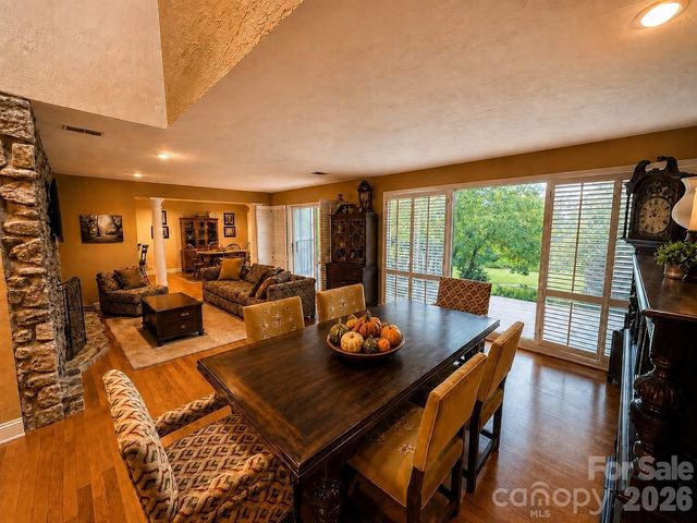 4821 Elmhurst Drive NE, Hickory, NC 28601