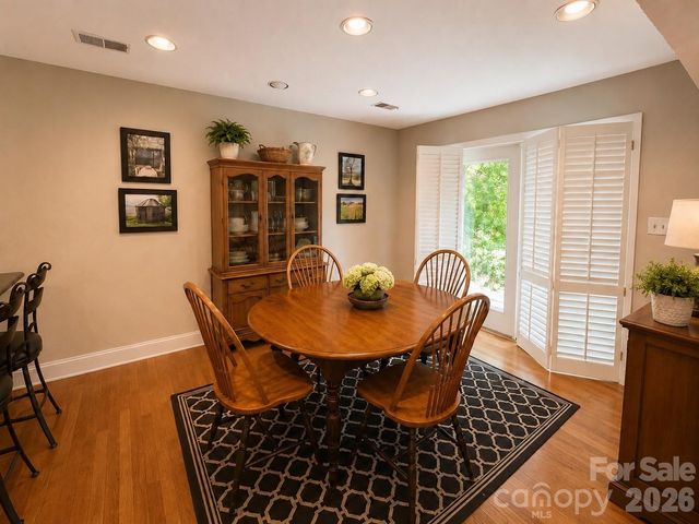 4821 Elmhurst Drive NE, Hickory, NC 28601