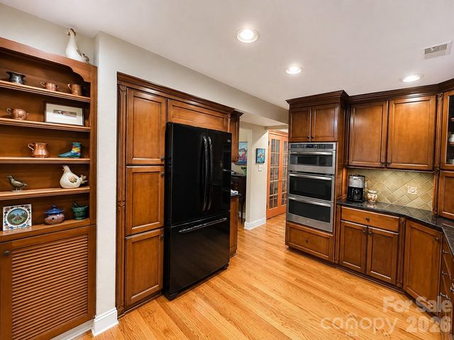 4821 Elmhurst Drive NE, Hickory, NC 28601