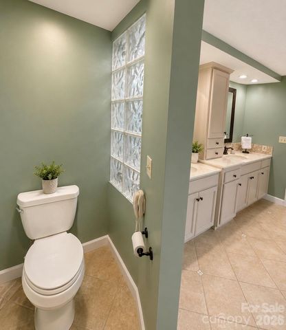 4821 Elmhurst Drive NE, Hickory, NC 28601