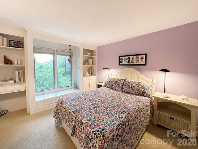 4821 Elmhurst Drive NE, Hickory, NC 28601