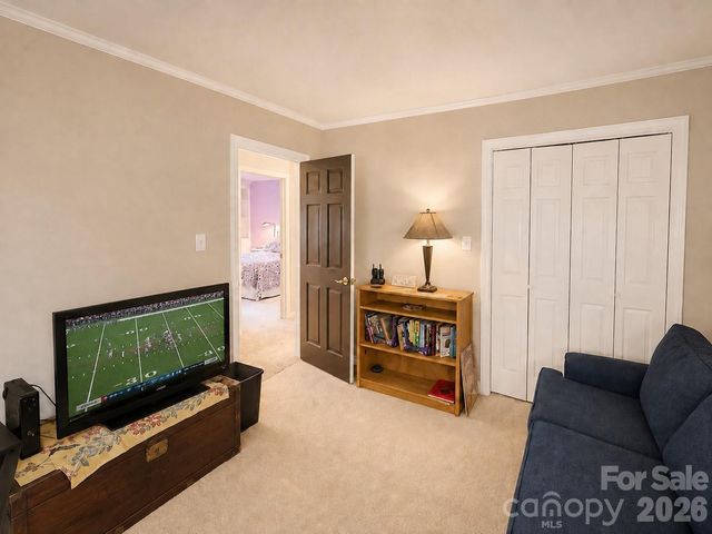4821 Elmhurst Drive NE, Hickory, NC 28601