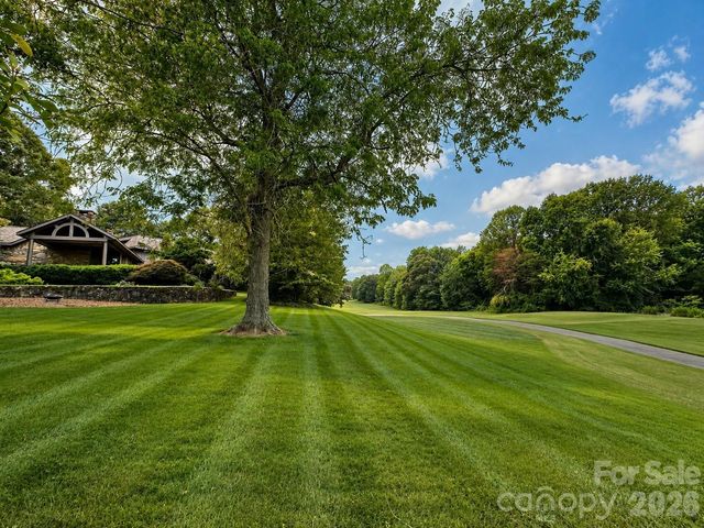 4821 Elmhurst Drive NE, Hickory, NC 28601