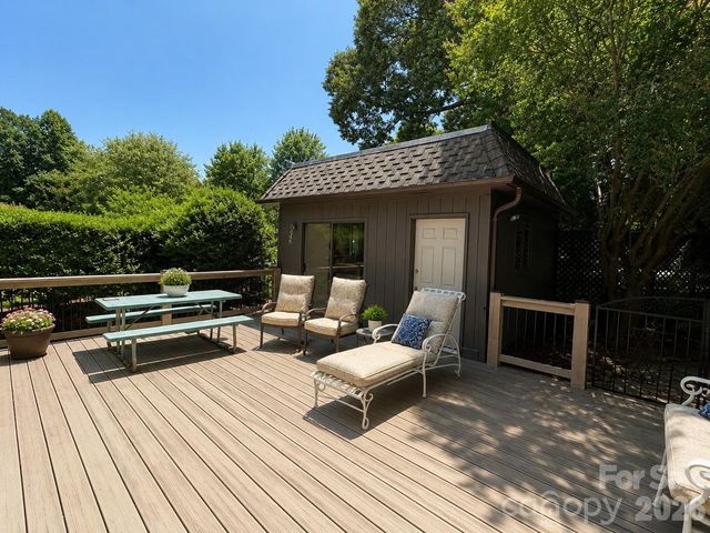 4821 Elmhurst Drive NE, Hickory, NC 28601