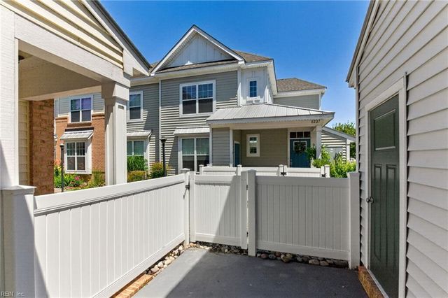 8175 Captains WAY, Norfolk, VA 23518