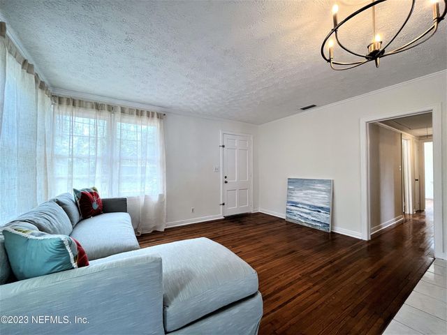 4233 COLONIAL Avenue, Jacksonville, FL 32210