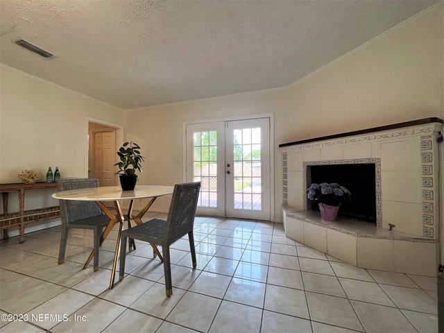 4233 COLONIAL Avenue, Jacksonville, FL 32210