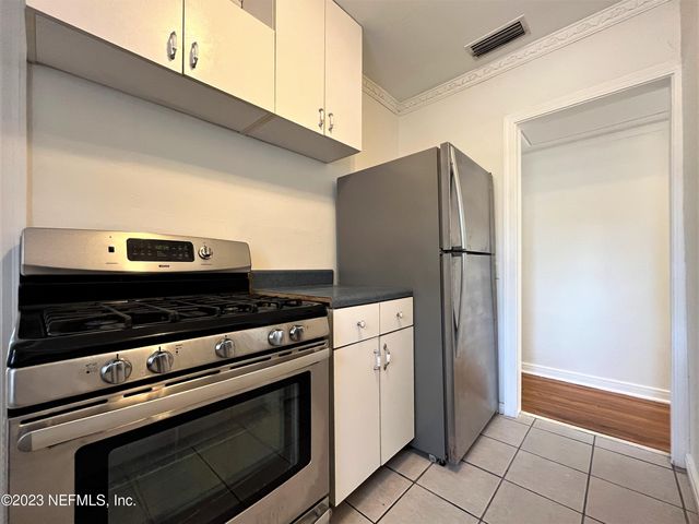 4233 COLONIAL Avenue, Jacksonville, FL 32210