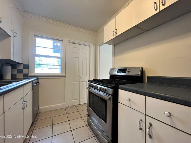 4233 COLONIAL Avenue, Jacksonville, FL 32210