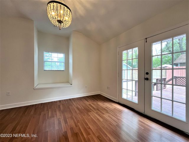 4233 COLONIAL Avenue, Jacksonville, FL 32210