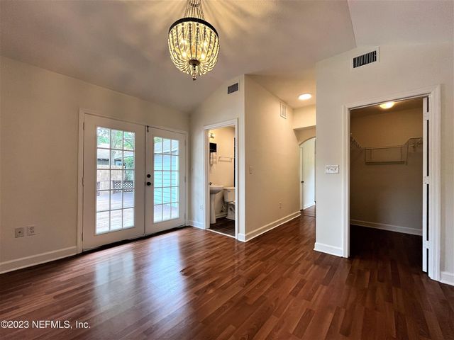 4233 COLONIAL Avenue, Jacksonville, FL 32210