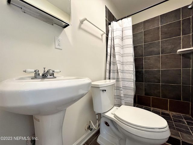 4233 COLONIAL Avenue, Jacksonville, FL 32210