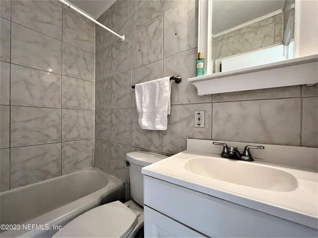 4233 COLONIAL Avenue, Jacksonville, FL 32210