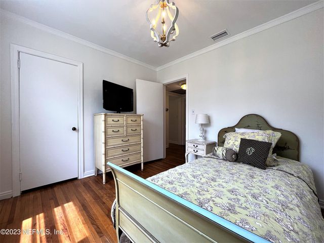 4233 COLONIAL Avenue, Jacksonville, FL 32210