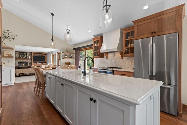 3040 PARK LAWN COURT, Appleton, WI 54911