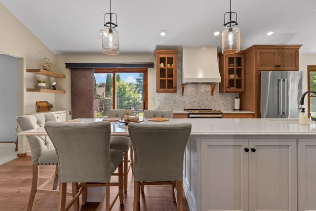 3040 PARK LAWN COURT, Appleton, WI 54911