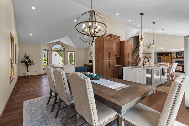 3040 PARK LAWN COURT, Appleton, WI 54911