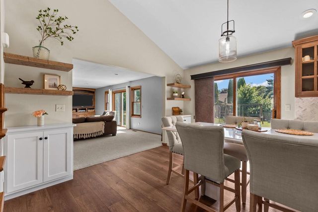 3040 PARK LAWN COURT, Appleton, WI 54911