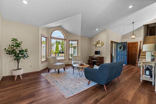 3040 PARK LAWN COURT, Appleton, WI 54911