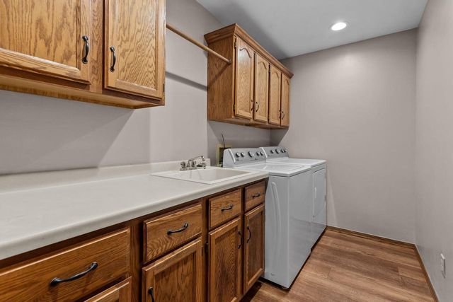 3040 PARK LAWN COURT, Appleton, WI 54911
