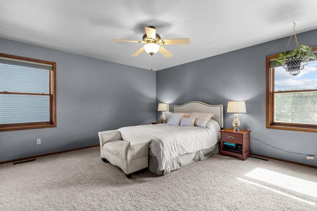3040 PARK LAWN COURT, Appleton, WI 54911