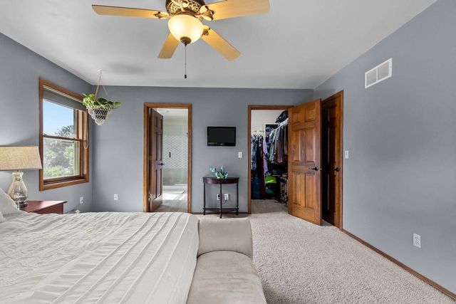 3040 PARK LAWN COURT, Appleton, WI 54911