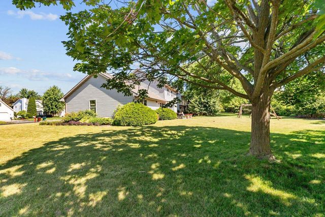 3040 PARK LAWN COURT, Appleton, WI 54911