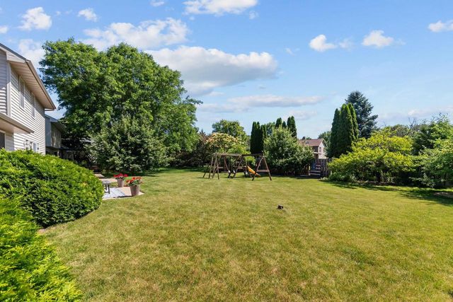 3040 PARK LAWN COURT, Appleton, WI 54911
